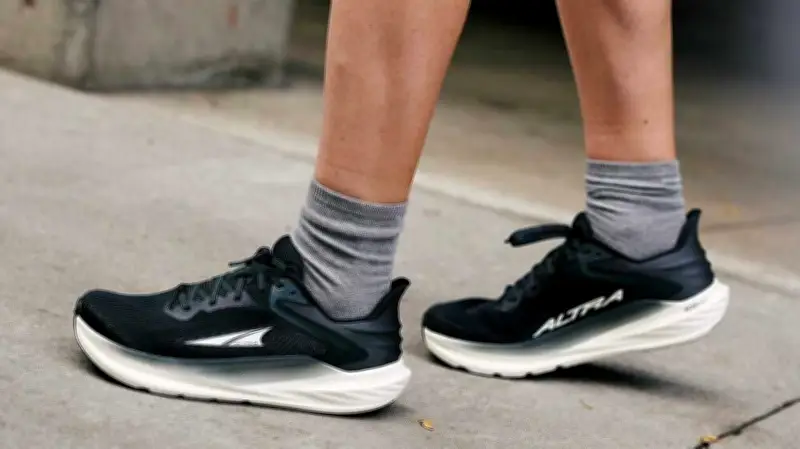 Barefoot Shoes: Benefits, Risks, and Top Picks for 2025