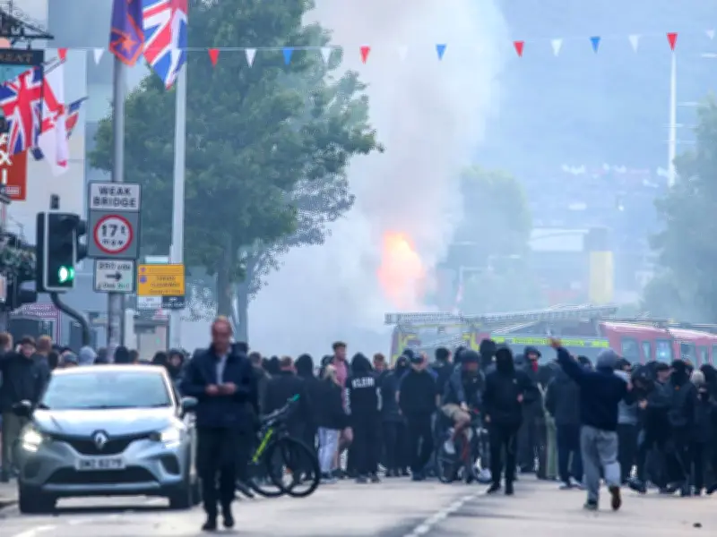 Belfast Stabbing Sparks Anti-Immigration Protest Calls in UK