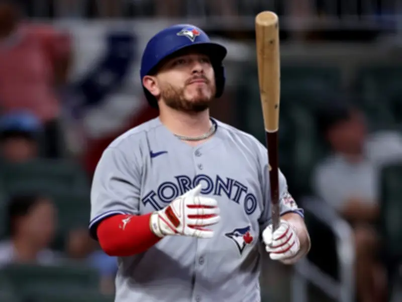 Blue Jays welcome back Kirk, DFA Heineman, promote Valenzuela