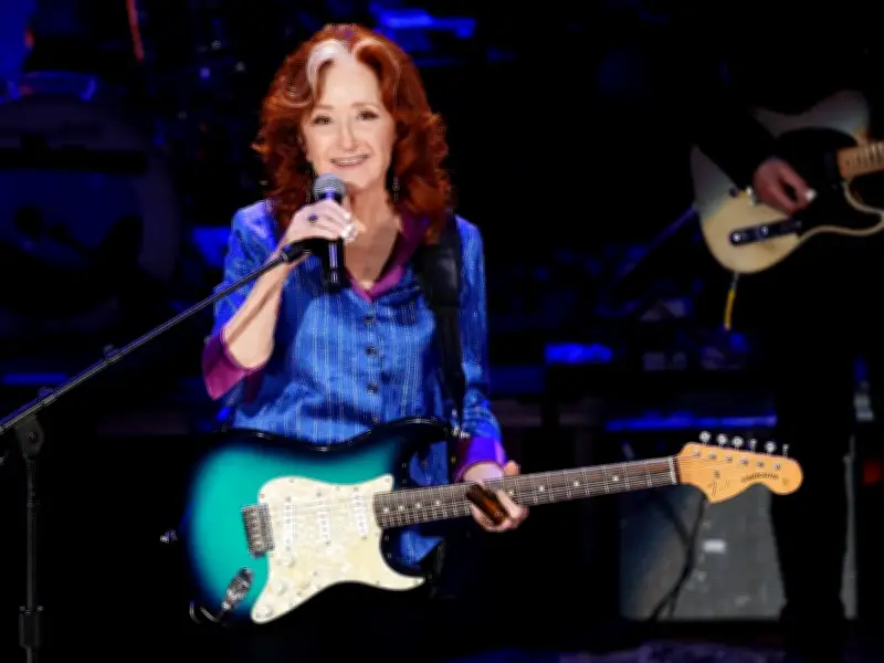 Bonnie Raitt Brings Live 2026 Tour to Canada This June