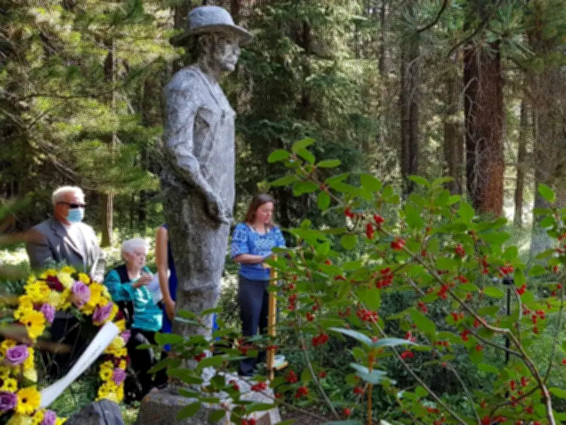 Bronze plaques commemorating WWI internment stolen in Banff