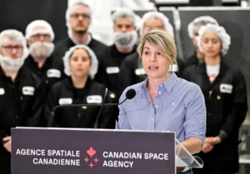 Canada awards $688M contract for RADARSAT replenishment satellite