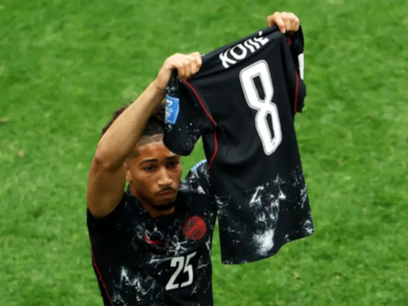 Canada Crushes Qatar 6-0 in World Cup, Loses Star Player Kone to Injury