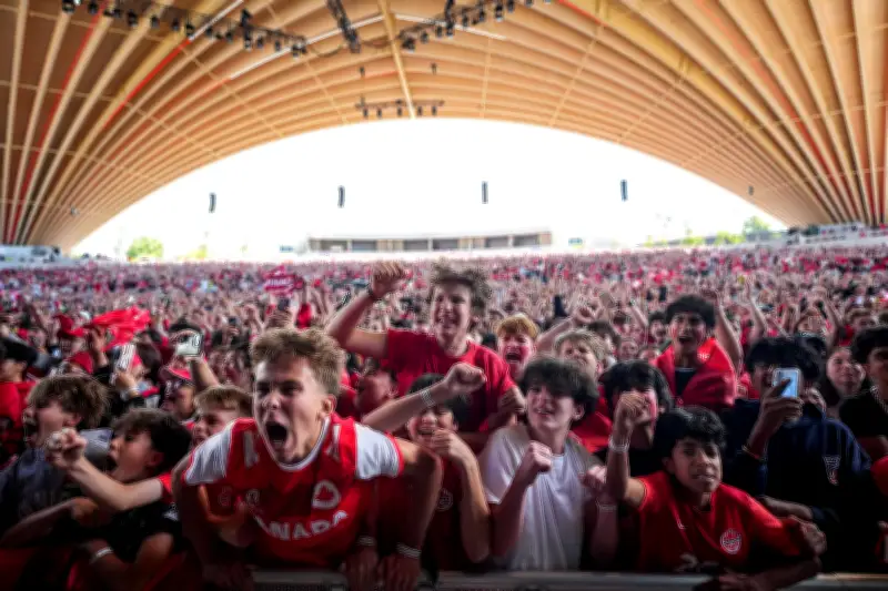 Canada Defeats South Africa 1-0 in World Cup Round of 32, Fans Erupt