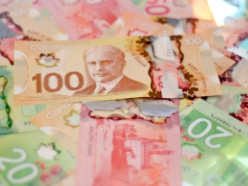 Canada Faces Investment Crisis as Foreign Capital Lags Behind