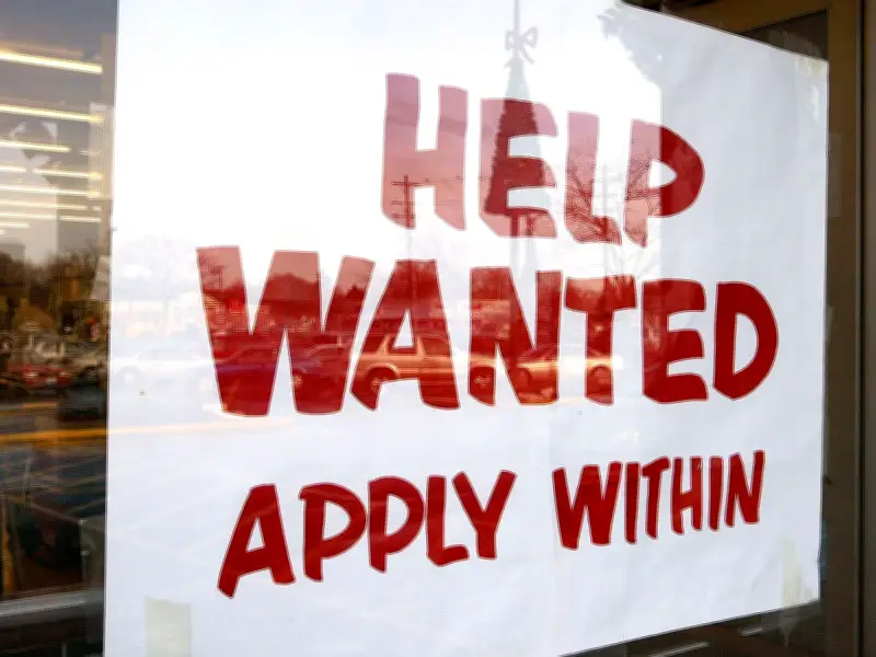 Canada Faces Labour Squeeze as 25,500 Retire Monthly, Workforce Shrinks