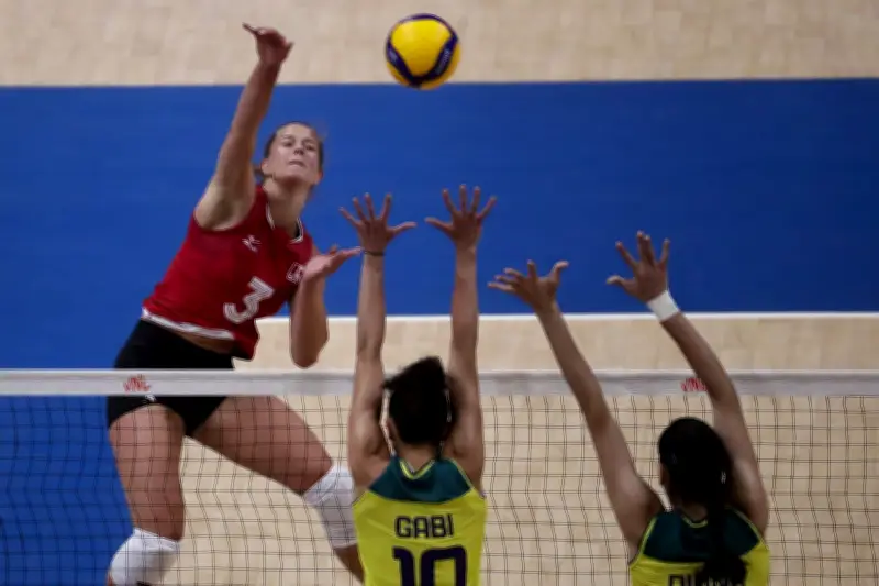 Canada Women's Volleyball Bests France in Front of Record Crowd
