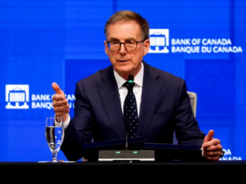 Canadian Bonds Rally After BOC Holds Rates, Cites Weak Economy