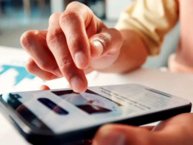 Canadians Can Switch Phone Plans for Free Starting This Week