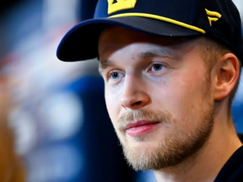 Canucks' Elias Pettersson Trade Rumors: Wings, Kings Possible Destinations