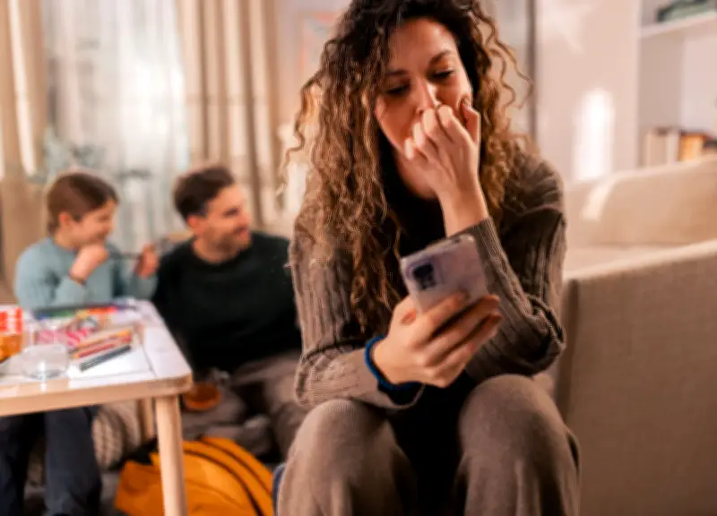 Caregivers' Device Distraction Hurts Child Relationship Security: Study