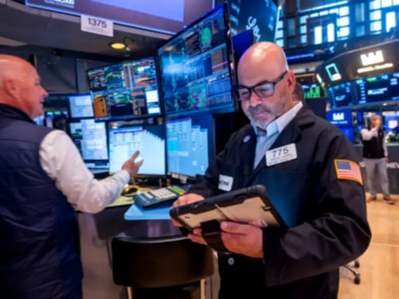 Cracks in AI Trade Widen as Hedge Funds Reduce Exposure Amid Volatility