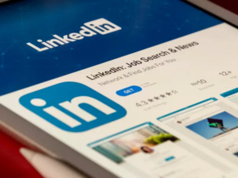 CSIS Warns of Chinese Spies Using LinkedIn for Job Recruitment
