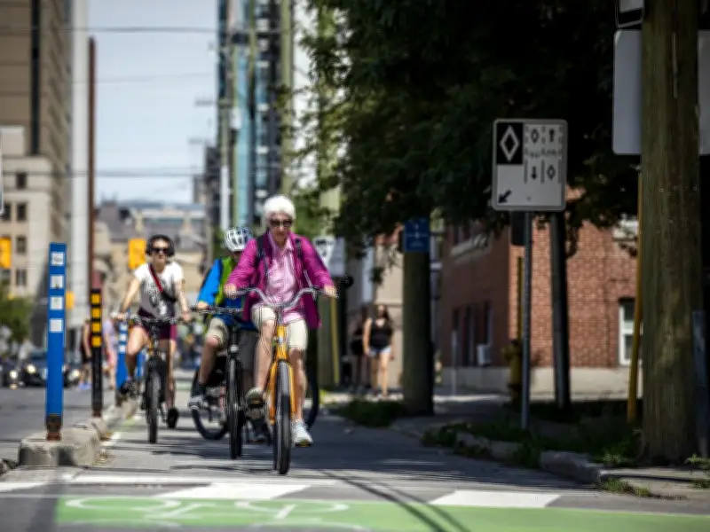 Cyclists rejoice as e-buses become the norm in Ottawa