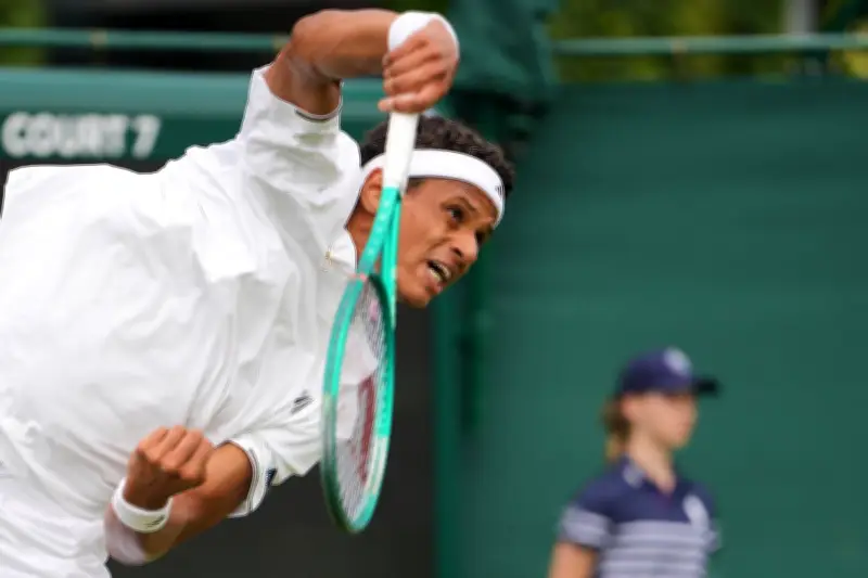 Diallo Advances at Wimbledon After Bonzi Retires in Fifth Set