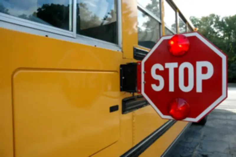 Driver fined $1,000 for passing stopped school bus in Summerside, P.E.I.