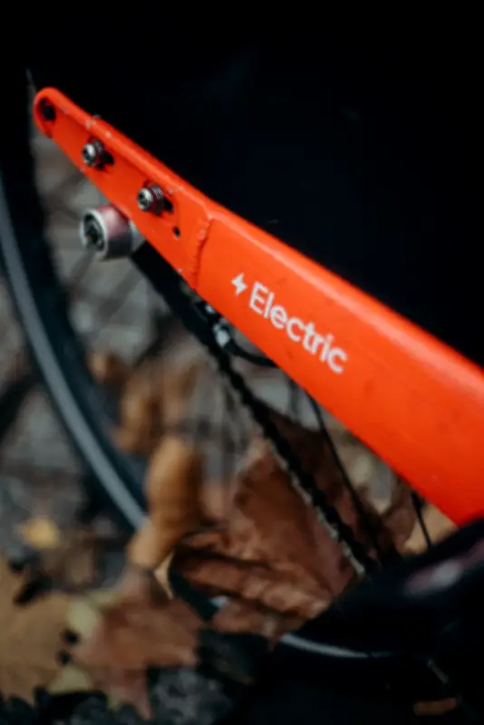 E-bike Rider Without Helmet Critically Injured in Montreal Crash