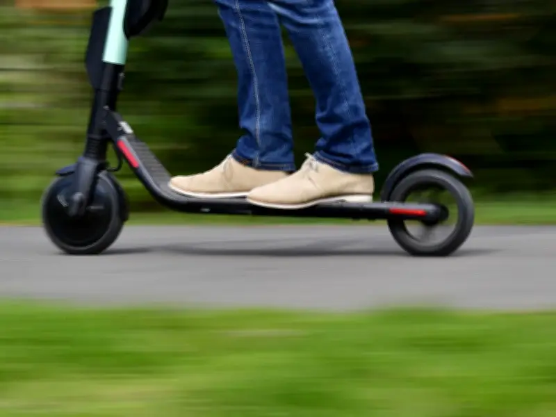 E-scooters and e-bikes creating chaos on Metro Vancouver's paths and roads