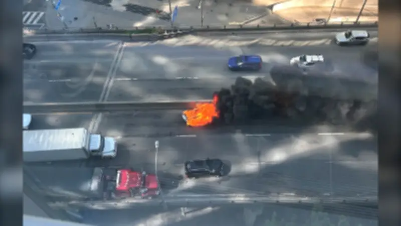 Eastbound Gardiner Blocked After Vehicle Fire on Downtown Toronto Highway