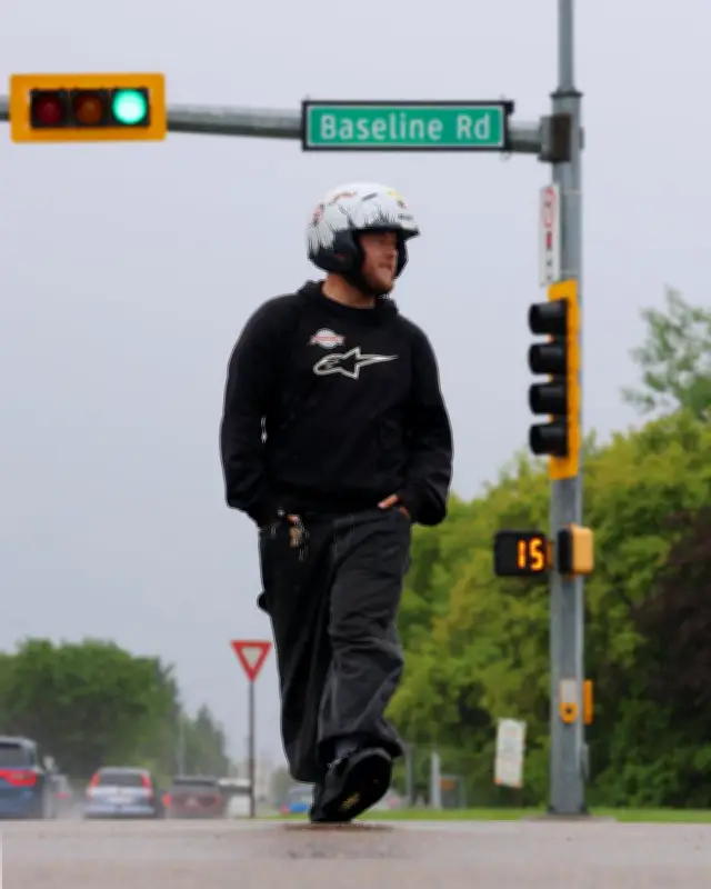 Edmonton Police Say Dancing Not the Issue in Roadside Entertainer Debate