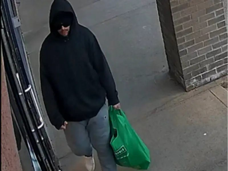 Edmonton Police Seek Suspect in Kingsway Vape Store Robbery