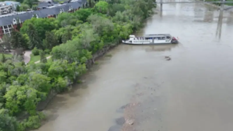 Edmonton Riverboat Stranded on Sandbar in North Saskatchewan River