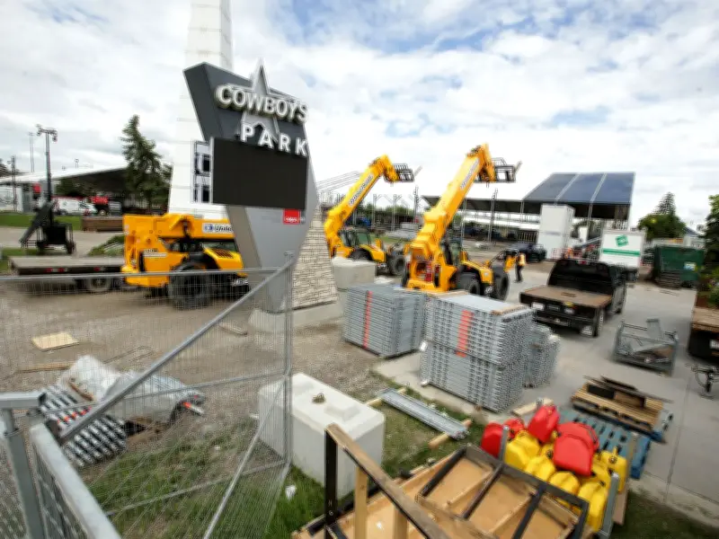 Farkas, Smith trade 'fun police' jabs over Stampede noise and liquor prices