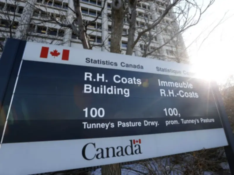 Federal govt seeks public servants' ideas on AI use at work