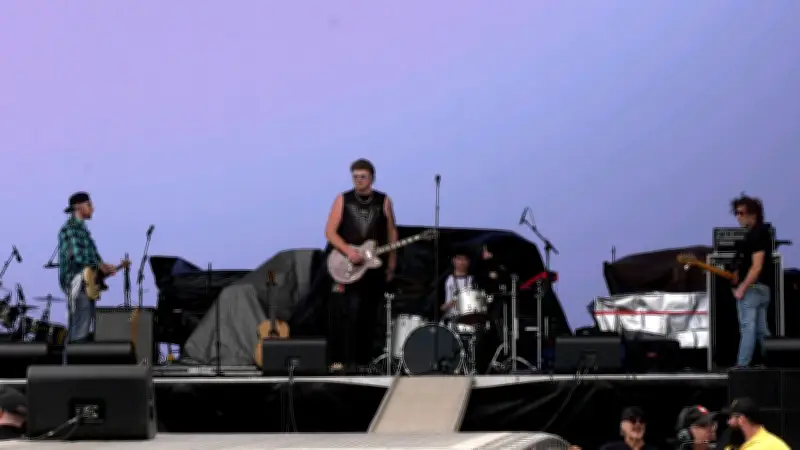 First-of-its-kind Outskirts Music Festival begins, fans recall 1997 Edgefest