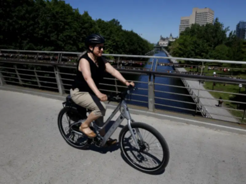 First-time e-biker discovers effortless way to explore downtown Ottawa