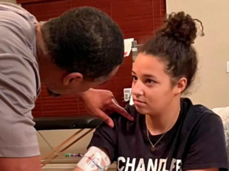 Football community rallies to support Barron Miles' daughter Ava in health battle
