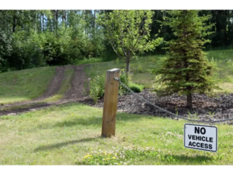 Fort McMurray Police Warn After Third Off-Road Crash in a Week