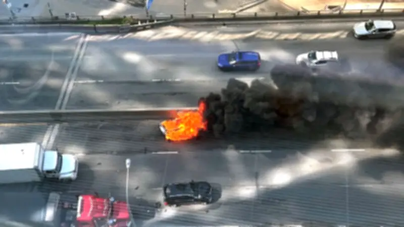 Gardiner Expressway Reopens After Vehicle Bursts Into Flames in Downtown Toronto