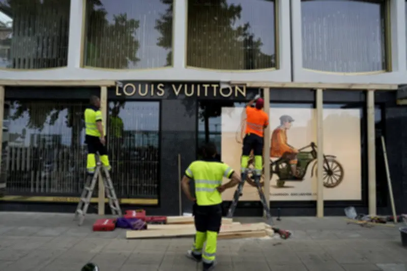 Geneva businesses board up ahead of anti-G7 protests as security tightens