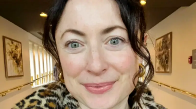 How One Therapy Session Helped Me Stop People-Pleasing and Choose Myself