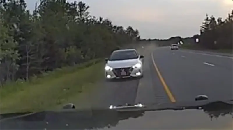 Impatient driver caught going wrong way on Hwy. 417 in Ottawa: OPP