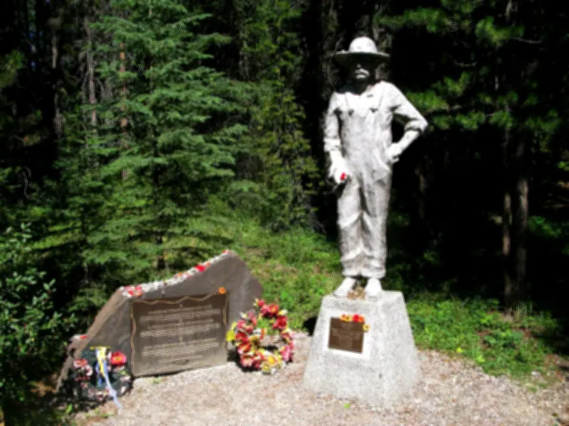 Investigation Into Stolen WWI Internment Memorial Plaques a Priority