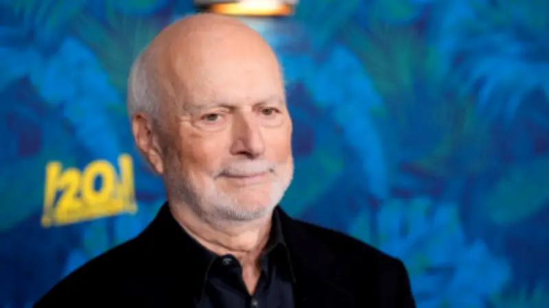 James Burrows, Legendary Sitcom Director of 'Cheers' and 'Friends,' Dies at 85