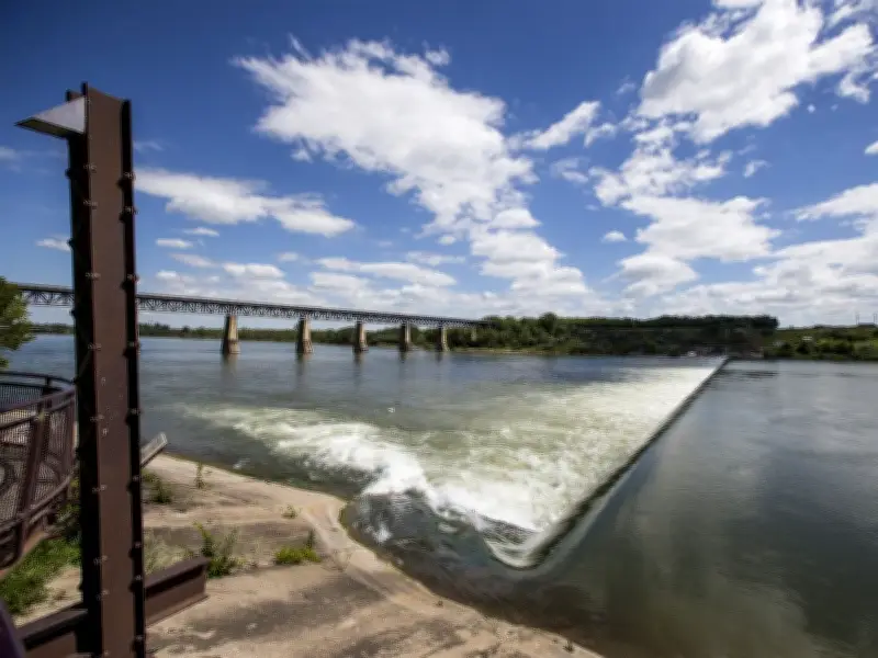 Jet-skier goes over weir in Saskatoon's South Saskatchewan River