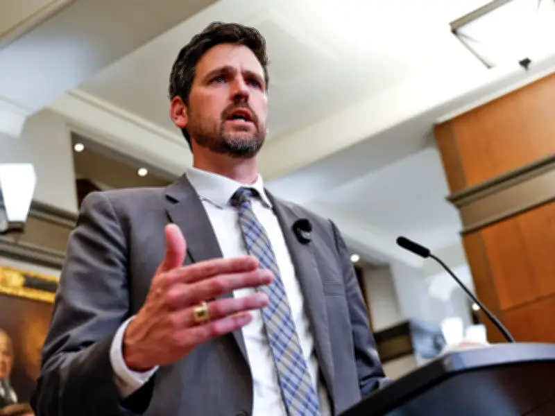 Judges and Ottawa Clash Over Pay Raise Lawsuit Procedural Issues