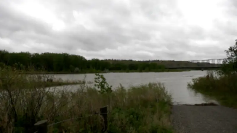Lethbridge Residents Urged to Cut Water Use as Oldman River Rises
