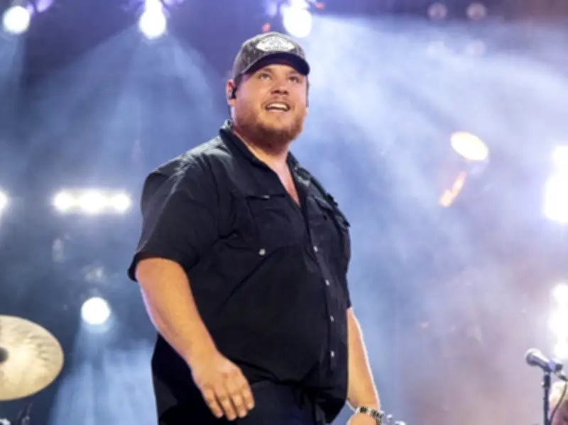 Luke Combs Sets Rogers Stadium Attendance Record with 100,000 Fans in Two Nights