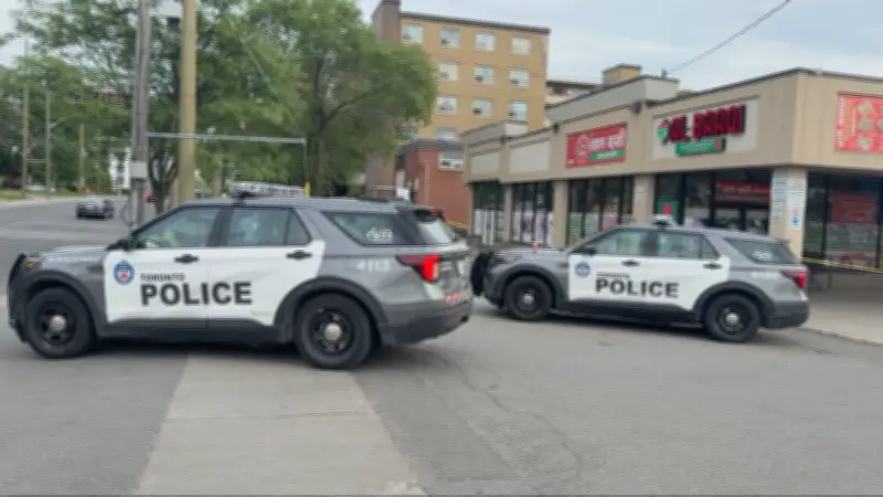 Man in his 30s stabbed at Scarborough plaza, suspect outstanding