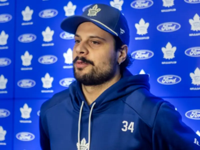Maple Leafs' Matthews, Tanev, Stolarz on Track for Training Camp After Injuries