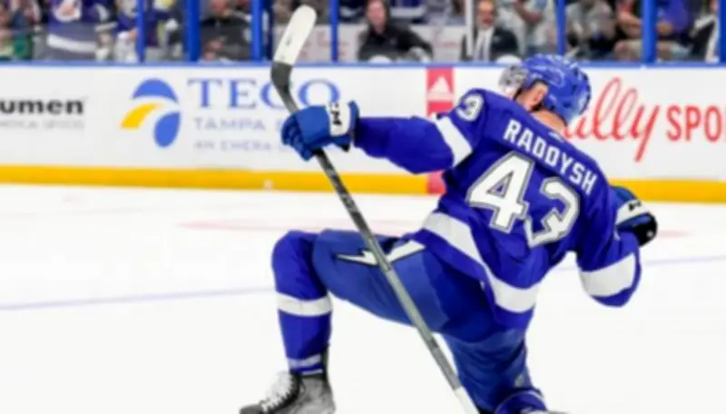 Maple Leafs to acquire Raddysh in sign-and-trade with Lightning, reach eight-year deal