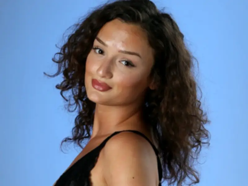 Meet SUNshine Girl Lisa: Yoga, Cooking, Soccer, and Travel Enthusiast