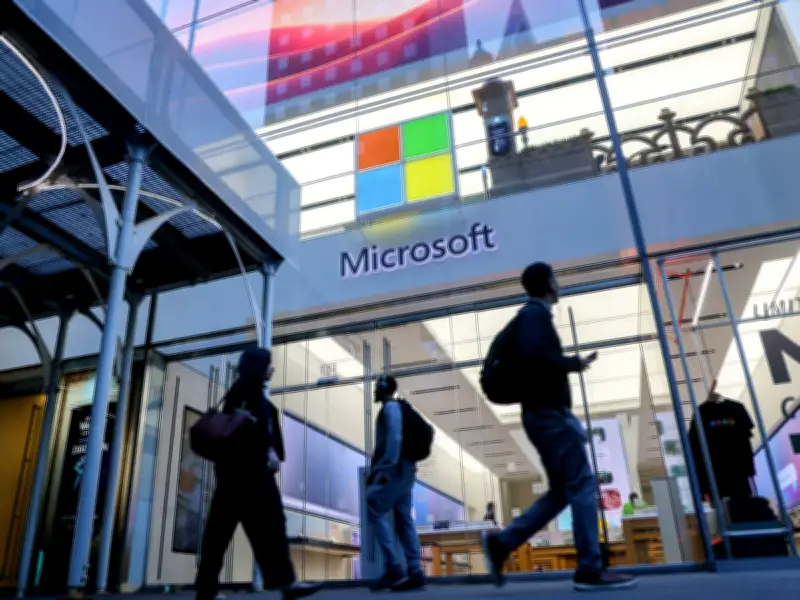 Microsoft's $570 billion rout sets up worst month since 2000