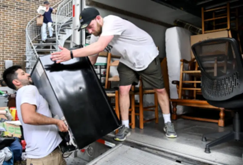Montreal moving day: Health experts warn of injuries amid heat wave