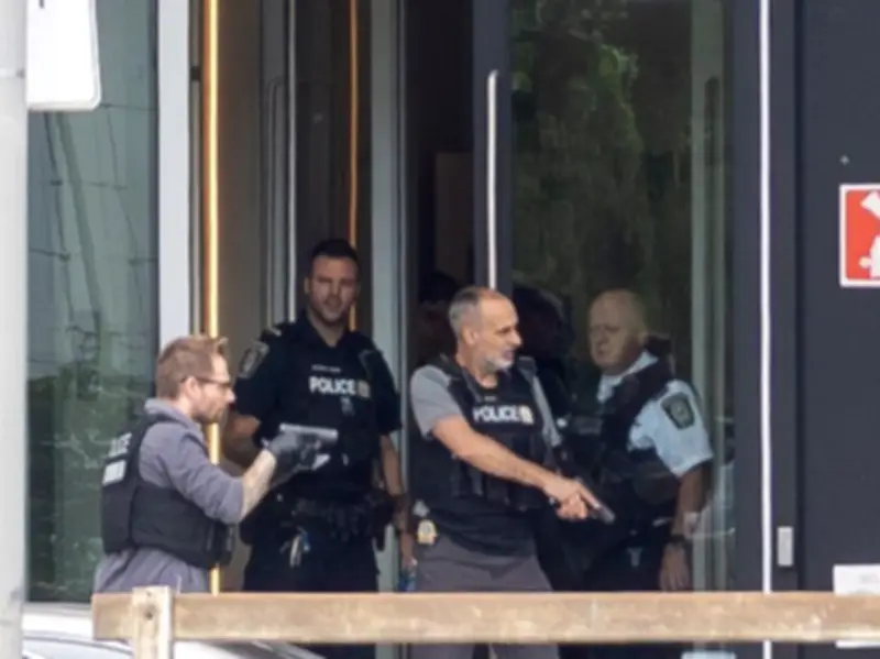 Montreal Shooting in Jewish Neighbourhood Kills Police Officer, Civilian, Suspect