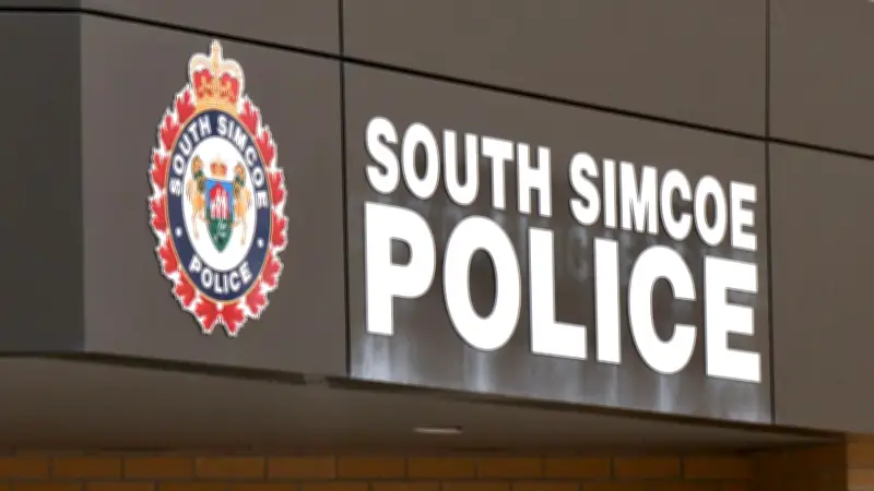 Motorcyclist seriously injured in Barrie crash: police
